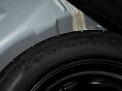 2012款 1.0L 手动 尚酷型