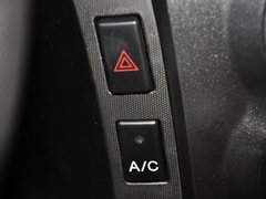 2012款 1.0L 手动 尚酷型