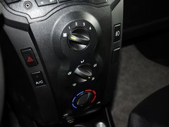 2012款 1.0L 手动 尚酷型