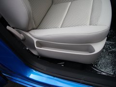 2012款 两厢 1.6L 自动 乐尚型