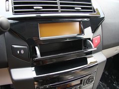 2012款 两厢 1.6L 自动 乐尚型