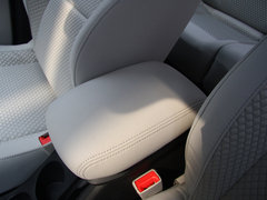 2012款 两厢 1.6L 自动 乐尚型