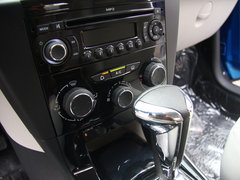 2012款 两厢 1.6L 自动 乐尚型