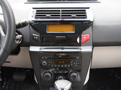 2012款 两厢 1.6L 自动 乐尚型