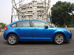 2012款 两厢 1.6L 自动 乐尚型