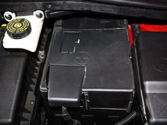 2012款 两厢 2.0L 自动 乐炫型