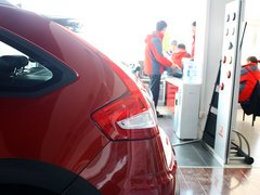 2012款 两厢 2.0L 自动 乐炫型