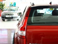 2012款 两厢 2.0L 自动 乐炫型