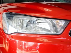 2012款 两厢 2.0L 自动 乐炫型