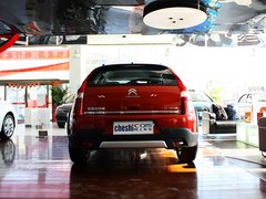 2012款 两厢 2.0L 自动 乐炫型