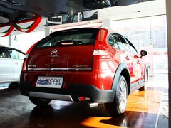 2012款 两厢 2.0L 自动 乐炫型