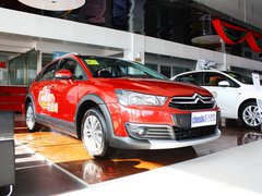 2012款 两厢 2.0L 自动 乐炫型