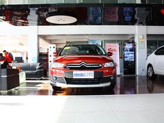 2012款 两厢 2.0L 自动 乐炫型