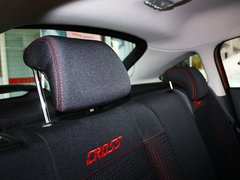 2012款 两厢 2.0L 自动 乐炫型