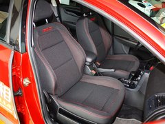 2012款 两厢 2.0L 自动 乐炫型