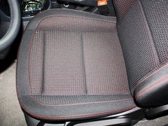 2012款 两厢 2.0L 自动 乐炫型