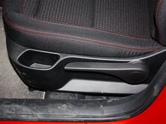 2012款 两厢 2.0L 自动 乐炫型