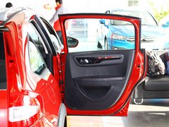 2012款 两厢 2.0L 自动 乐炫型
