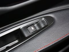 2012款 两厢 2.0L 自动 乐炫型