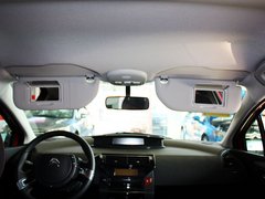 2012款 两厢 2.0L 自动 乐炫型
