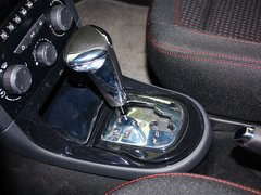 2012款 两厢 2.0L 自动 乐炫型