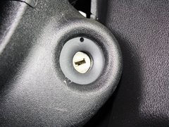 2012款 两厢 2.0L 自动 乐炫型