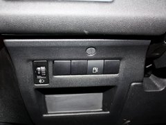 2012款 两厢 2.0L 自动 乐炫型
