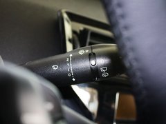2012款 两厢 2.0L 自动 乐炫型