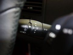 2012款 两厢 2.0L 自动 乐炫型