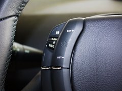 2012款 两厢 2.0L 自动 乐炫型