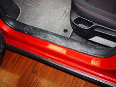 2012款 两厢 2.0L 自动 乐炫型