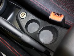 2012款 两厢 2.0L 自动 乐炫型
