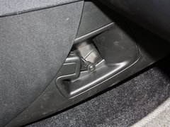 2012款 两厢 2.0L 自动 乐炫型