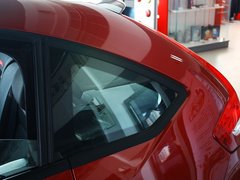 2012款 两厢 2.0L 自动 乐炫型