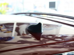 2012款 两厢 2.0L 自动 乐炫型