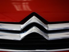 2012款 两厢 2.0L 自动 乐炫型
