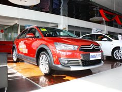 2012款 两厢 2.0L 自动 乐炫型