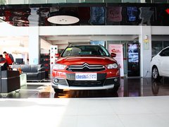 2012款 两厢 2.0L 自动 乐炫型