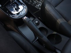2012款 两厢 2.0L 自动 乐骋型