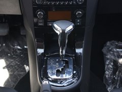 2012款 两厢 2.0L 自动 乐骋型