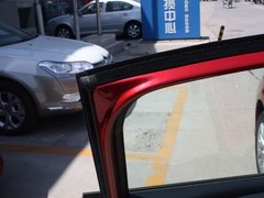 2012款 两厢 2.0L 自动 乐骋型