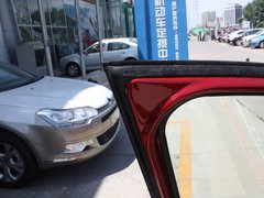 2012款 两厢 2.0L 自动 乐骋型