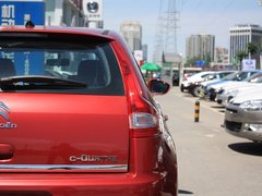 2012款 两厢 2.0L 自动 乐骋型