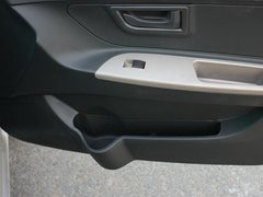 2012款 1.0 手动 两厢标准型