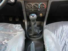 2012款 1.0 手动 两厢标准型