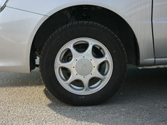2012款 1.0 手动 两厢标准型