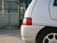 2012款 1.0 手动 两厢标准型