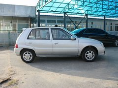 2012款 1.0 手动 两厢标准型