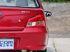 2012款 1.0 手动 三厢基本型