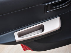 2012款 1.0 手动 三厢基本型
